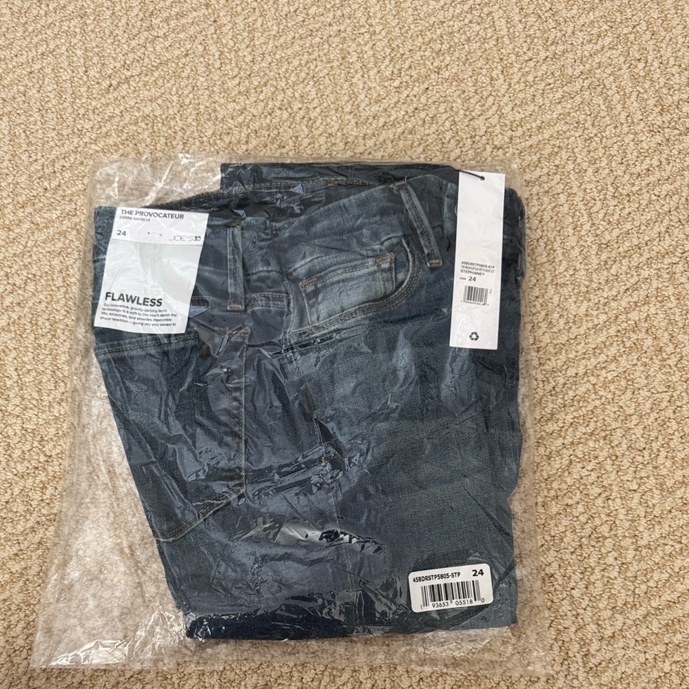 NWT Joe’s Jeans The Provocateur petite bootcut jeans. Flawless, Stephany 24 p